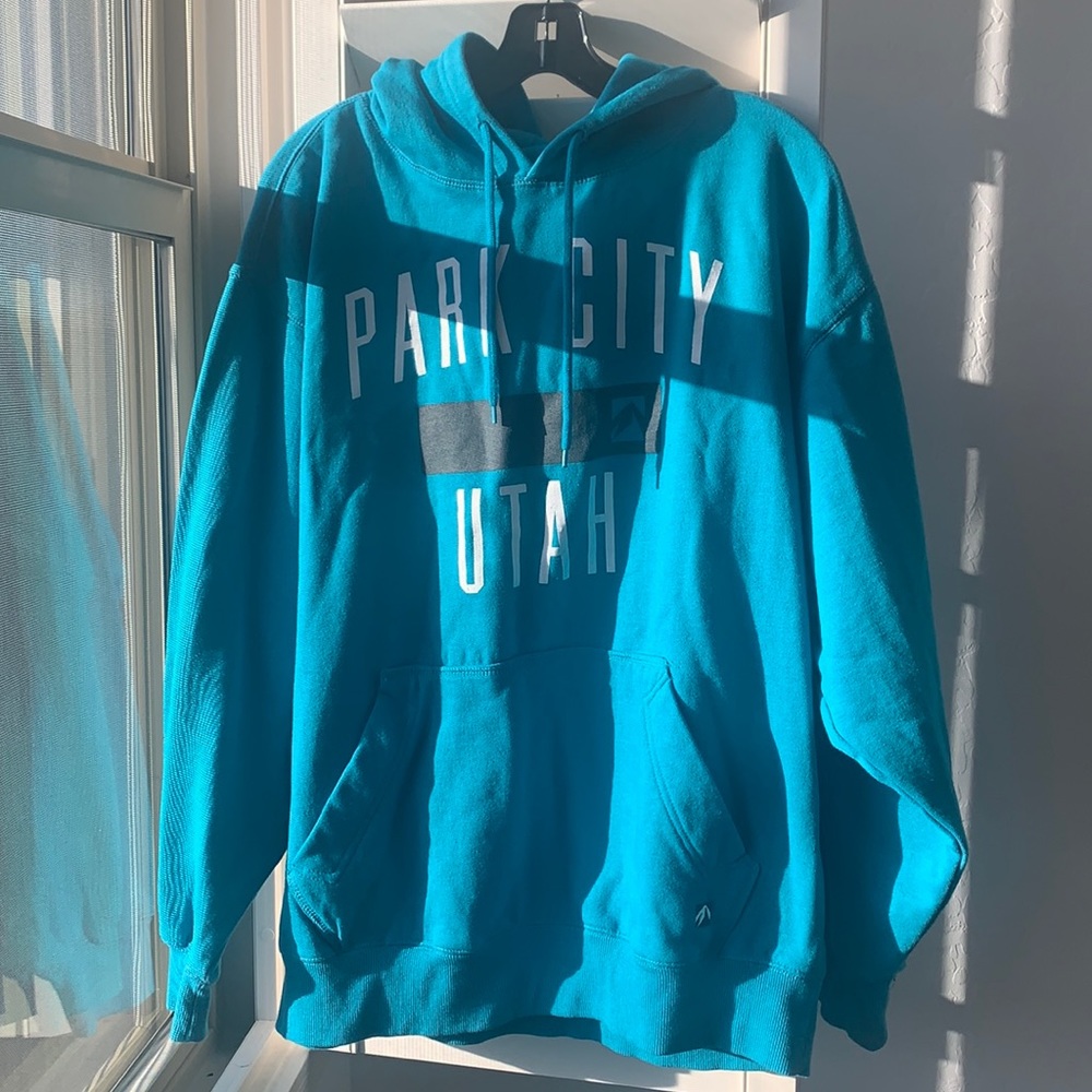 Outfitter Trading co. Blue Sweatshirt ~ Large: NAME A PRICE AND I WILL AGREE